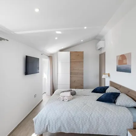 Ferienhaus Cozy In With Kitchen Gajana